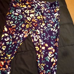 LuLaRoe TC2 purple leggings with floral design